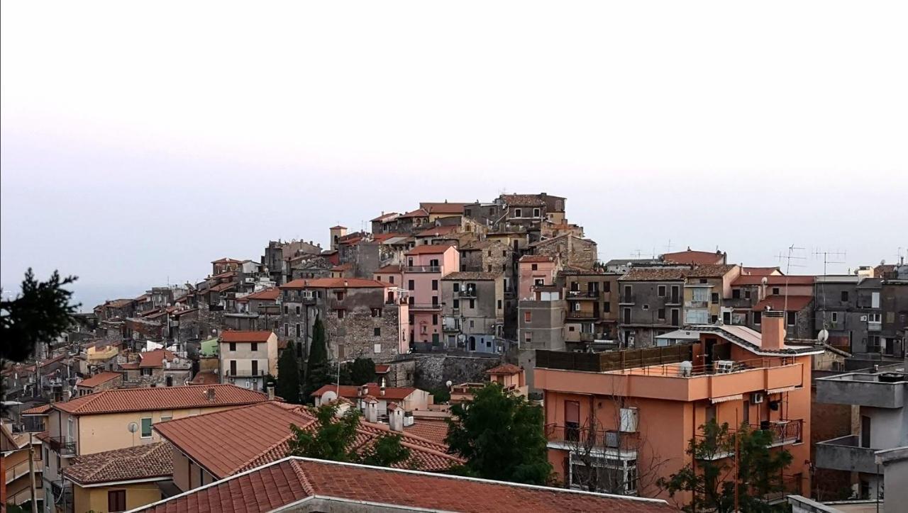 Casetta Nel Centro Storico Norma Exterior foto